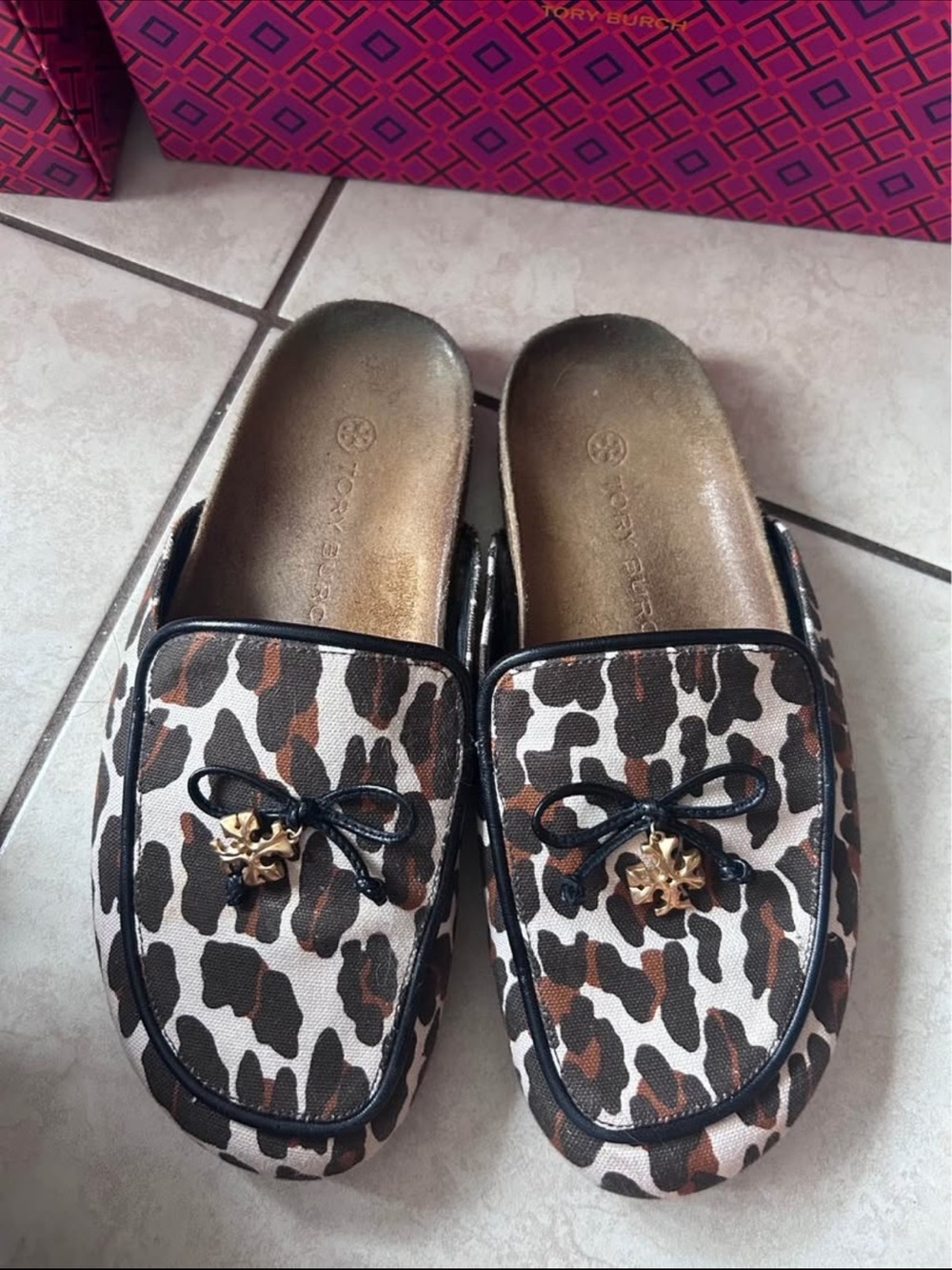 Tory Burch Tory charm mule in the Reva leopard canvas print